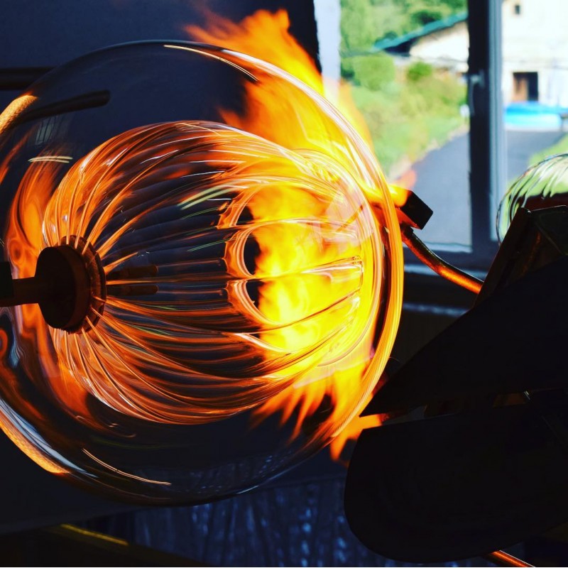 Nyxio Pleated Globe Glass Pendant Light
